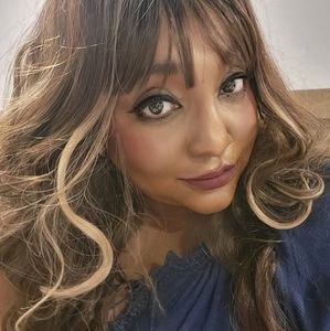 Meet your Posher, Rina